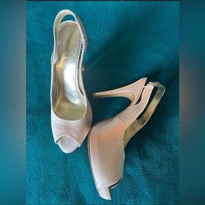 Kelly & Katie “Night Out” Champagne Slightly Platformed Heels, Sz 8